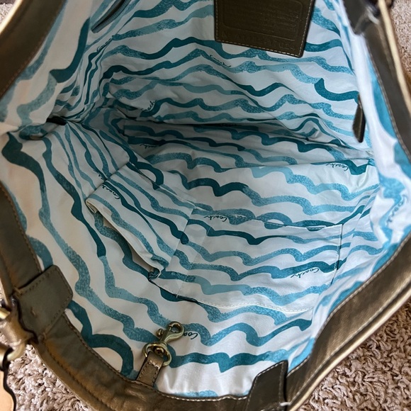 Rare! Coach Audrey Starfish Tote.  Gold trim, embellished design.  Style 17024 - Picture 4 of 11